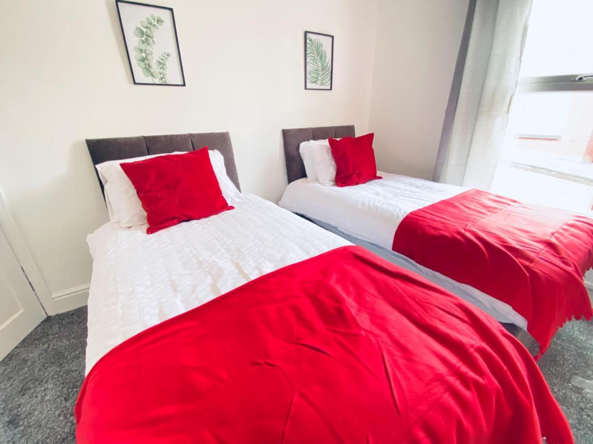 3 Bed Anfield House Close To Lfc Villa Liverpool Eksteriør billede